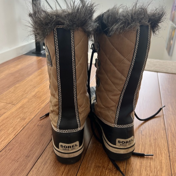 Women’s sorel boots - Picture 4 of 6